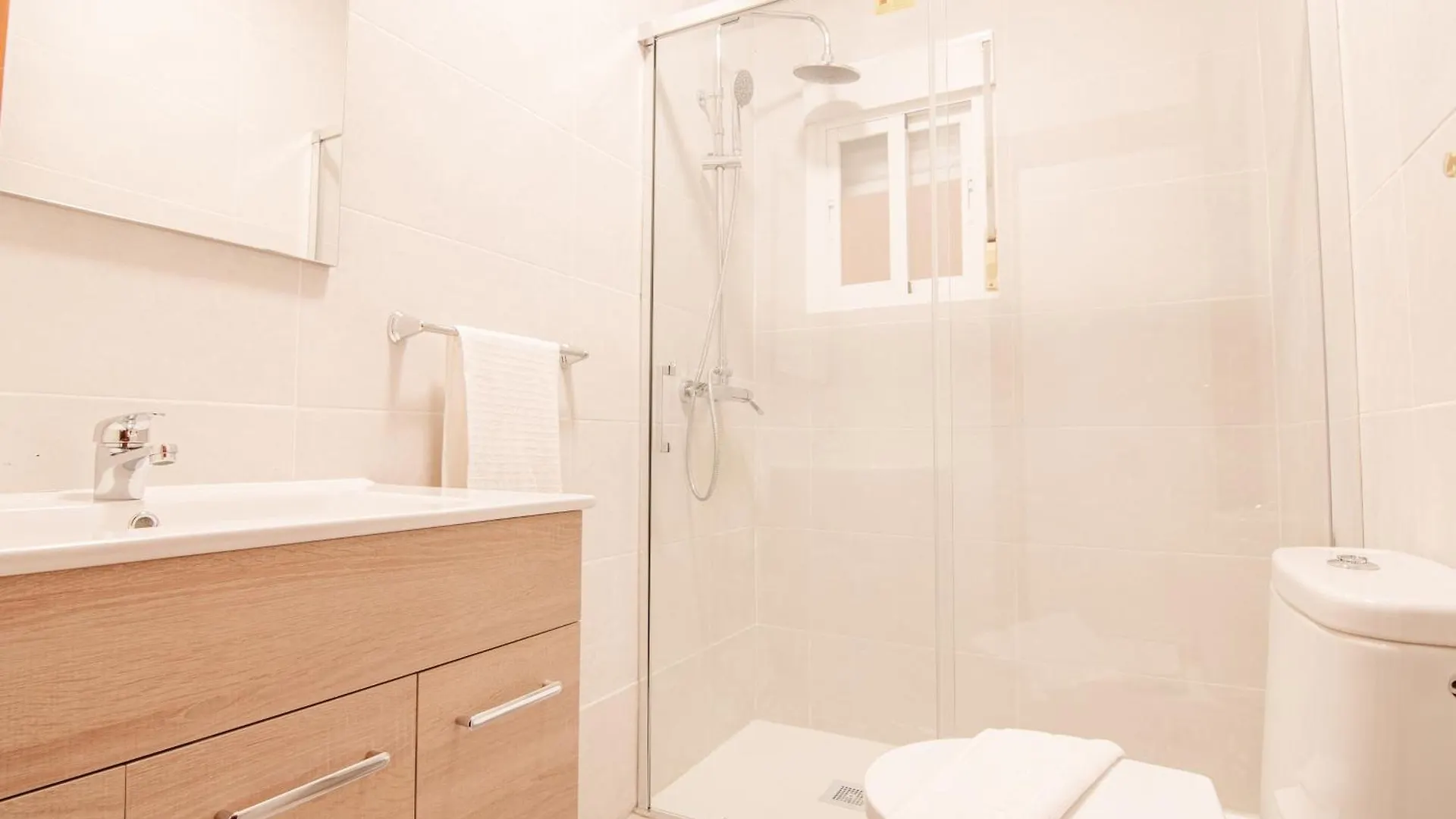 Tuguest Torrenueva Beach Apartment